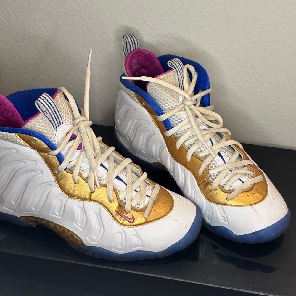 Nike Little Posite One GS in White and Fuchsia